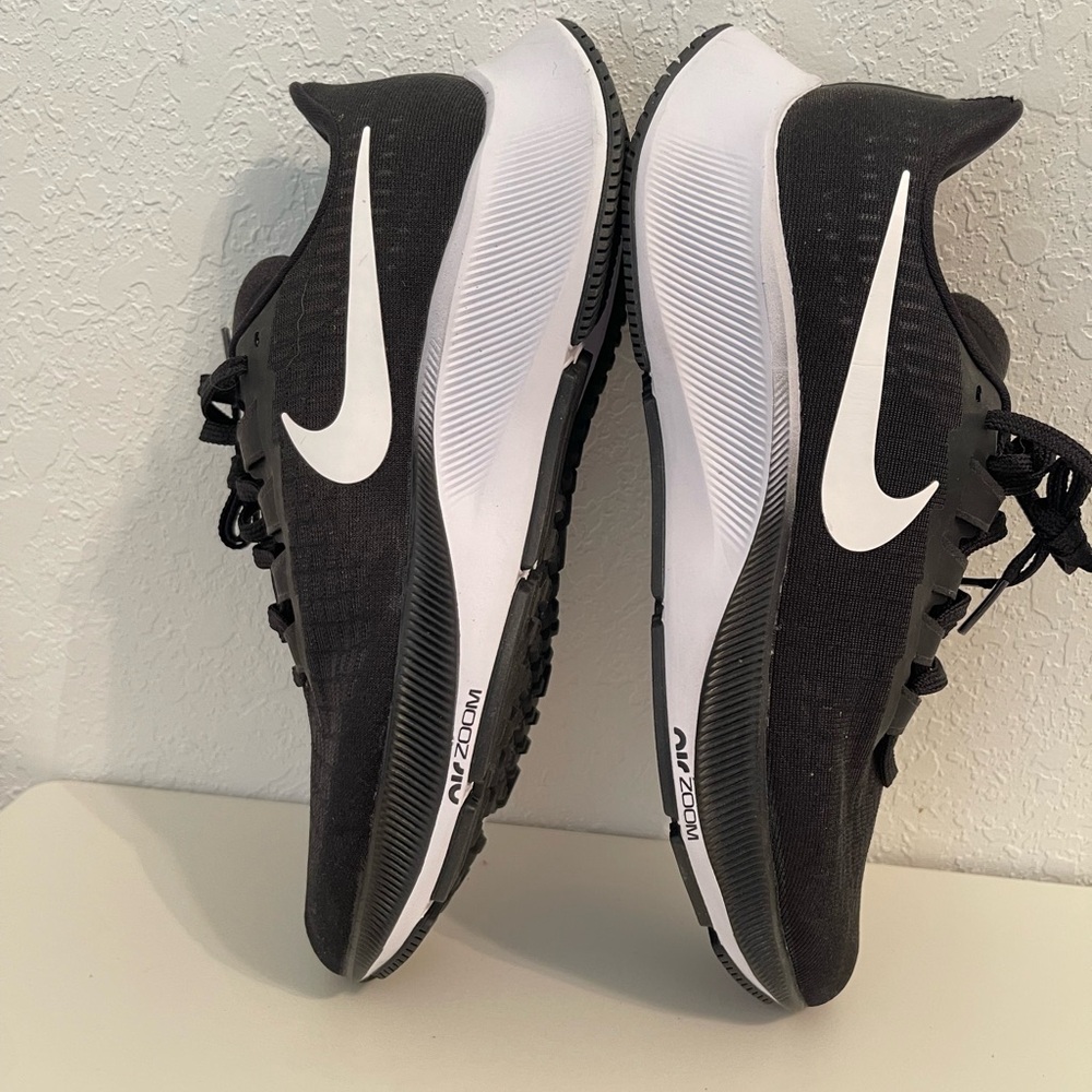 NWOT Nike Air Zoom Pegasus 37, Black Size 8 - Picture 6 of 12